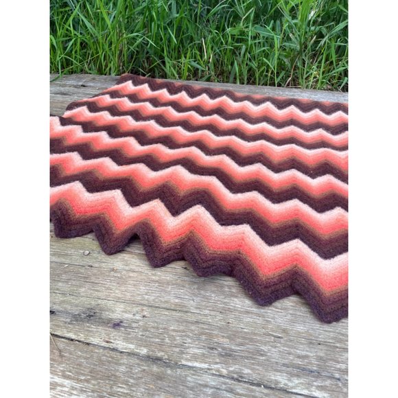 Vintage Chevron Wool Small Crochet Afghan Lapghan Orange Brown Retro - Picture 4 of 13